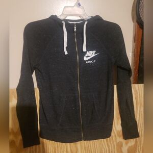 Nike women's small full zip up jacket with pockets